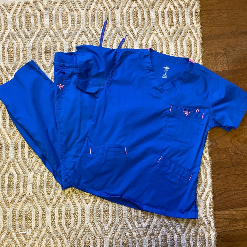 Med Couture scrub set!
